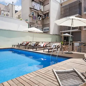 - Gracia Pool Center , Barcellona Spagna