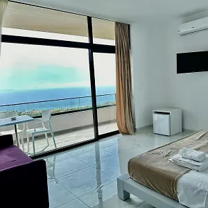 Wait 'n Sea 4* Himarë